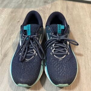 Brooks Women's Athletic Shoes in Navy and Teal
